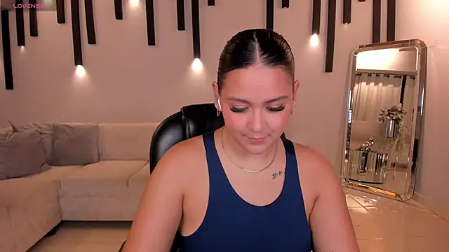 ToriCrossX online show from January 5, 11:33 pm