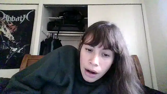 petitedoll29 online show from December 6, 11:03 pm