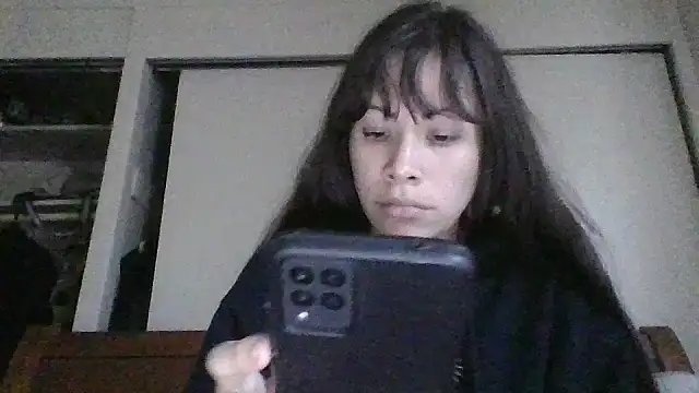 petitedoll29 online show from December 18, 11:51 pm