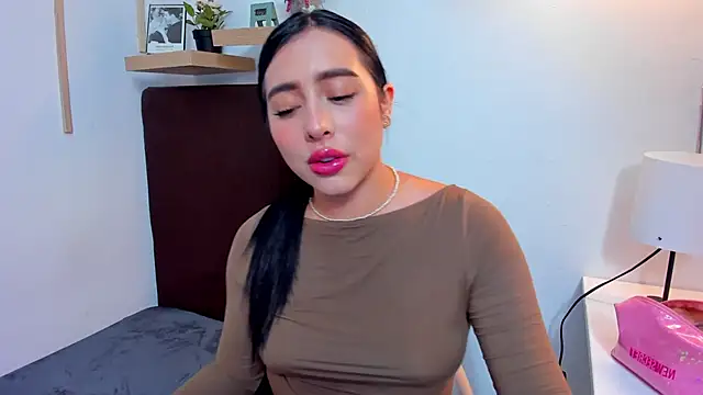 isabella jade online show from December 27, 7:46 pm