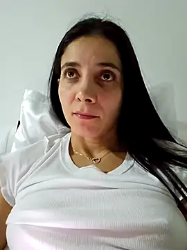 miaeyes online show from December 23, 1:40 am