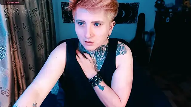 Snapshot of Marieblueeyes chatting on October 30, 12:56 am Marieblueeyes online show from October 30, 12:56 am