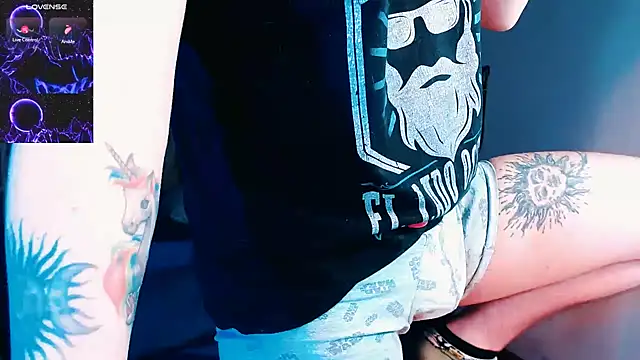 Snapshot of Marieblueeyes chatting on November 17, 10:54 am Marieblueeyes online show from November 17, 10:54 am