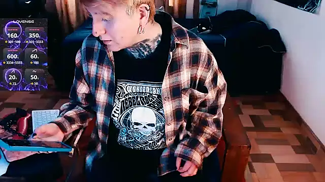 Snapshot of Marieblueeyes chatting on November 19, 4:18 pm Marieblueeyes online show from November 19, 4:18 pm