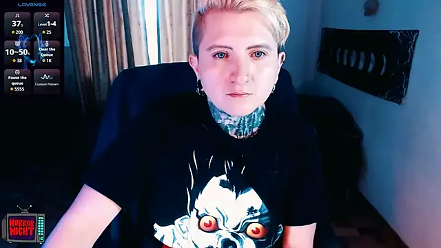 Snapshot of Marieblueeyes chatting on December 13, 10:15 pm Marieblueeyes online show from December 13, 10:15 pm