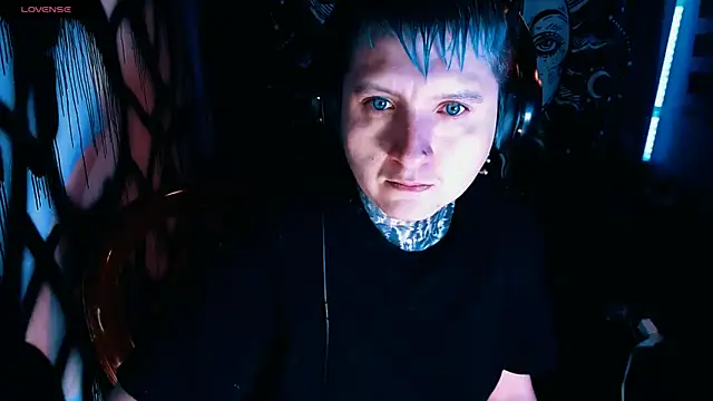 Snapshot of Marieblueeyes chatting on April 20, 8:28 am Marieblueeyes online show from April 20, 8:28 am