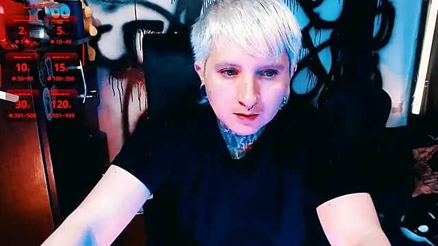 Snapshot of Marieblueeyes chatting on June 6, 8:35 pm Marieblueeyes online show from June 6, 8:35 pm
