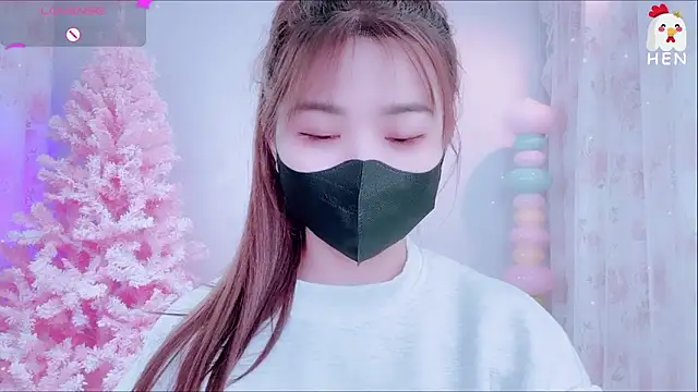 Snapshot of hen237 chatting on November 12, 11:25 pm hen237 online show from November 12, 11:25 pm