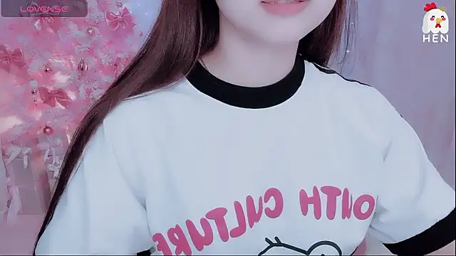 Snapshot of hen237 chatting on December 4, 12:53 am hen237 online show from December 4, 12:53 am