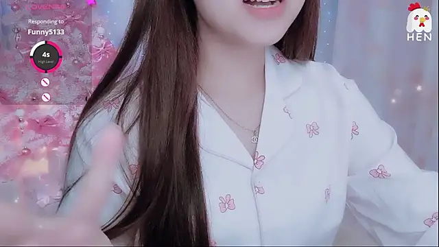 Snapshot of hen237 chatting on December 18, 6:14 pm hen237 online show from December 18, 6:14 pm