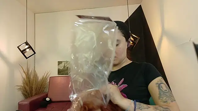 Snapshot of Perla_Campbell chatting on October 15, 7:03 pm Perla Campbell online show from October 15, 7:03 pm