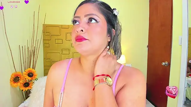 Snapshot of Julia_Haye chatting on January 28, 5:00 am Julia Haye online show from January 28, 5:00 am