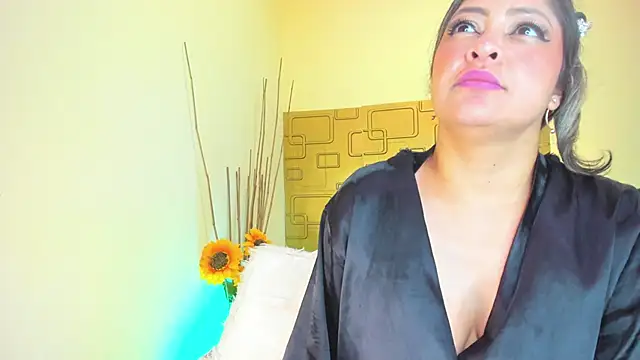 Snapshot of Julia_Haye chatting on January 29, 7:25 am Julia Haye online show from January 29, 7:25 am