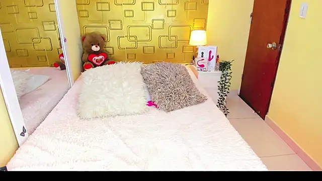 Snapshot of Julia_Haye chatting on September 29, 3:22 am Julia Haye online show from September 29, 3:22 am