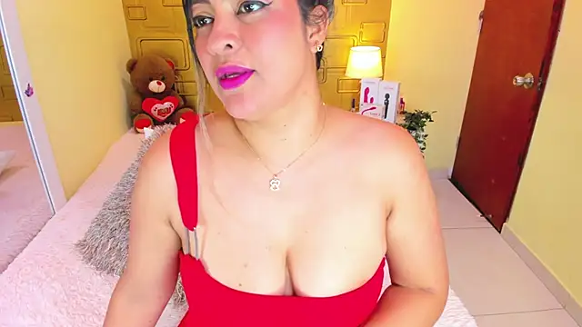 Snapshot of Julia_Haye chatting on October 27, 2:26 am Julia Haye online show from October 27, 2:26 am