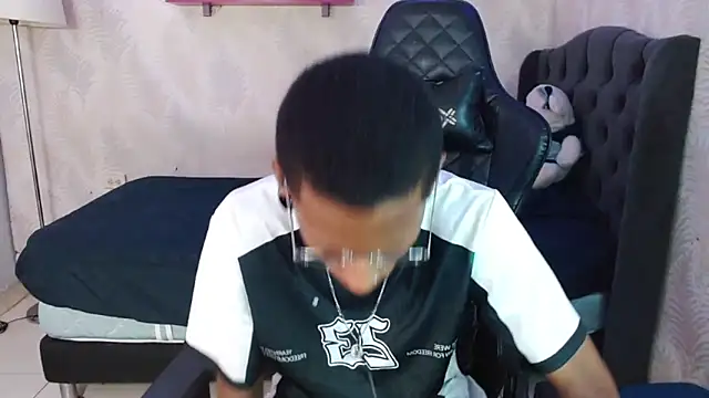 Snapshot of ManSant chatting on September 25, 2:10 pm ManSant online show from September 25, 2:10 pm