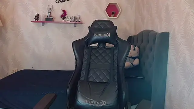 Snapshot of ManSant chatting on September 30, 3:28 pm ManSant online show from September 30, 3:28 pm