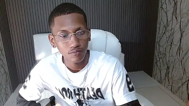 Snapshot of ManSant chatting on October 12, 3:22 pm ManSant online show from October 12, 3:22 pm