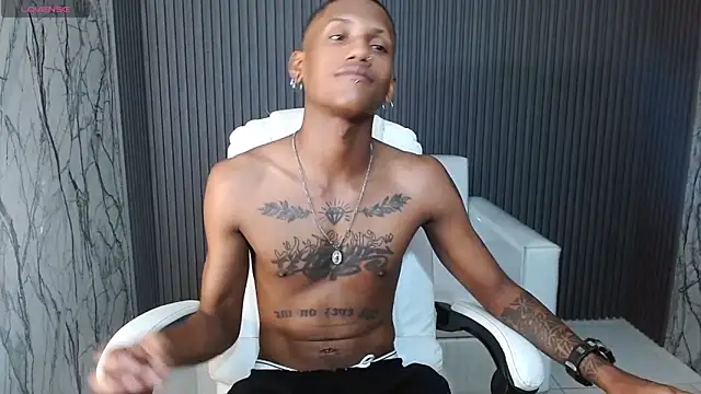 Snapshot of ManSant chatting on October 27, 3:38 pm ManSant online show from October 27, 3:38 pm