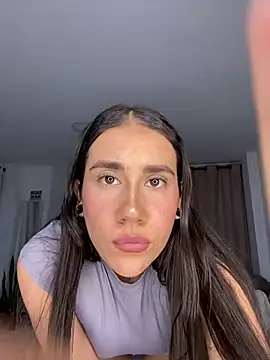 KaryAndTylor online show from December 7, 12:52 am