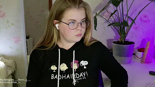 sinnamon  online show from September 28, 5:18 pm