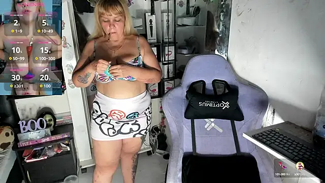 Snapshot of allsson_queen chatting on October 17, 7:38 pm allsson queen online show from October 17, 7:38 pm