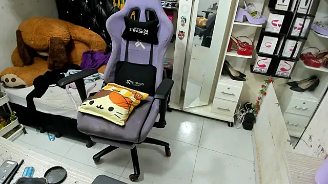 Snapshot of allsson_queen chatting on November 2, 7:16 pm allsson queen online show from November 2, 7:16 pm