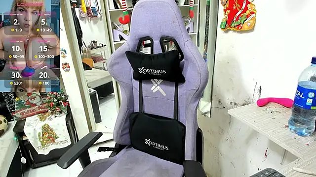 Snapshot of allsson_queen chatting on November 23, 3:23 pm allsson queen online show from November 23, 3:23 pm