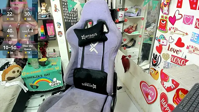 Snapshot of allsson_queen chatting on March 20, 6:46 pm allsson queen online show from March 20, 6:46 pm