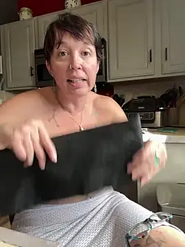YogaHottie76 online show from February 27, 9:25 pm