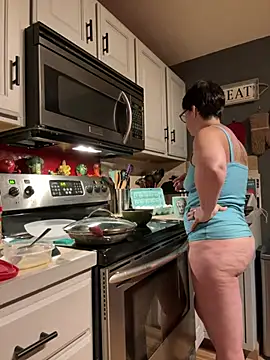 YogaHottie76 online show from March 2, 1:27 pm