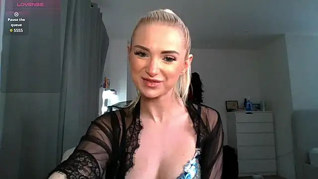 chelseablonde online show from January 12, 1:11 am