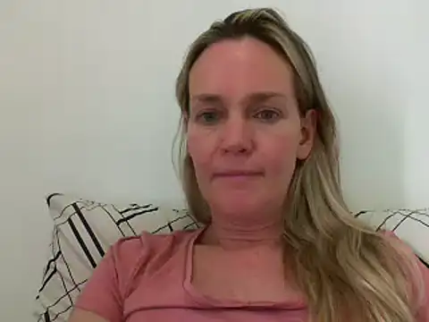 Annylove1 online show from January 2, 6:01 pm