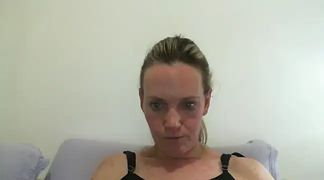 Annylove1 online show from January 26, 12:58 am