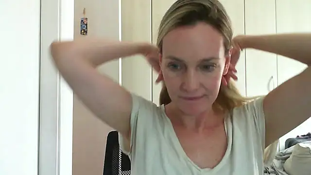 Annylove1 online show from January 30, 2:15 pm