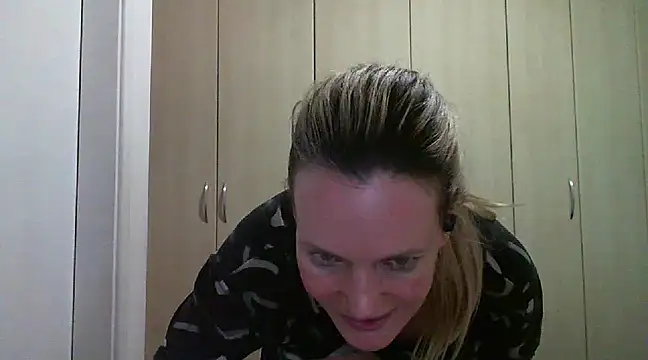 Annylove1 online show from February 14, 12:41 am
