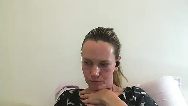 Annylove1 online show from February 16, 12:52 am