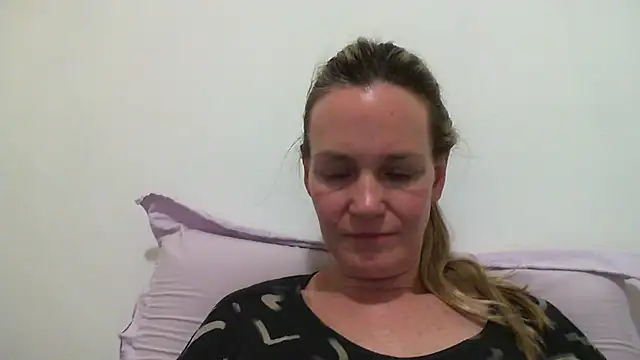 Annylove1 online show from February 18, 12:04 am