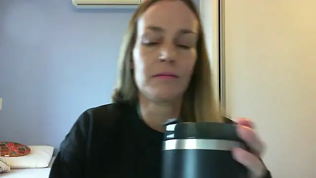 Snapshot of Annylove1 chatting on September 26, 11:03 am Annylove1 online show from September 26, 11:03 am