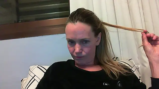 Snapshot of Annylove1 chatting on September 29, 12:16 am Annylove1 online show from September 29, 12:16 am