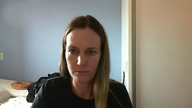 Snapshot of Annylove1 chatting on October 15, 3:45 pm Annylove1 online show from October 15, 3:45 pm