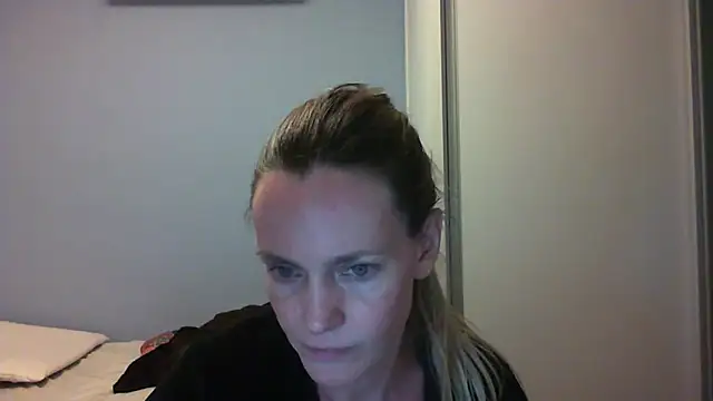 Snapshot of Annylove1 chatting on October 20, 12:55 am Annylove1 online show from October 20, 12:55 am