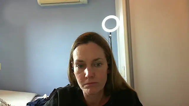 Snapshot of Annylove1 chatting on November 3, 3:57 pm Annylove1 online show from November 3, 3:57 pm