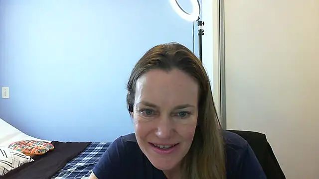 Snapshot of Annylove1 chatting on November 5, 11:43 am Annylove1 online show from November 5, 11:43 am