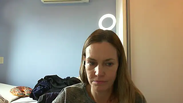 Snapshot of Annylove1 chatting on November 7, 10:37 am Annylove1 online show from November 7, 10:37 am