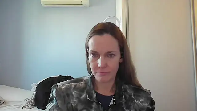 Snapshot of Annylove1 chatting on November 28, 11:57 am Annylove1 online show from November 28, 11:57 am