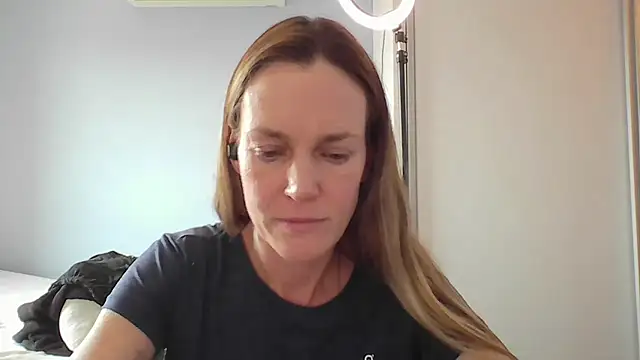 Snapshot of Annylove1 chatting on December 5, 4:58 pm Annylove1 online show from December 5, 4:58 pm