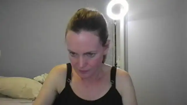 Snapshot of Annylove1 chatting on December 15, 12:26 am Annylove1 online show from December 15, 12:26 am