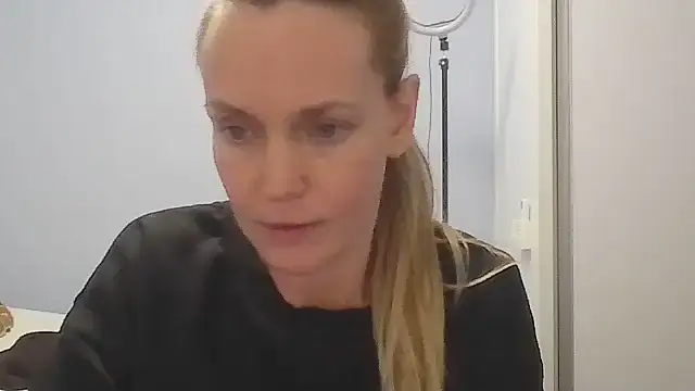Annylove1 online show from June 4, 11:44 pm