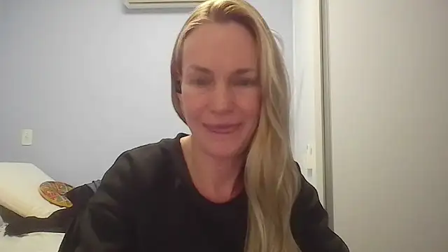 Annylove1 online show from June 9, 12:44 am